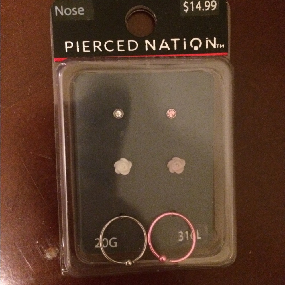 20g nose piercings